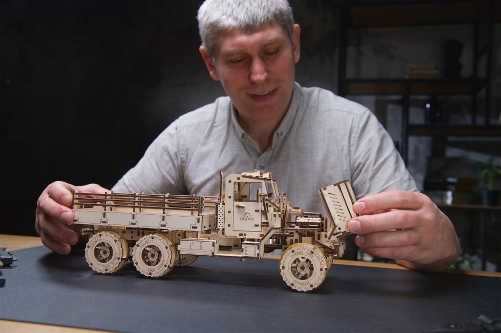 Cargo Truck - uGears - Brain Spice