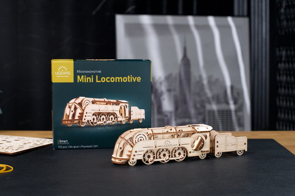 Mini Locomotive - uGears - Brain Spice